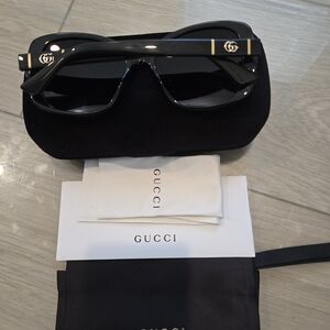 Gucci GG0762S Marmont Logo Butterfly b Sunglasses & Certificate Of Authenticity